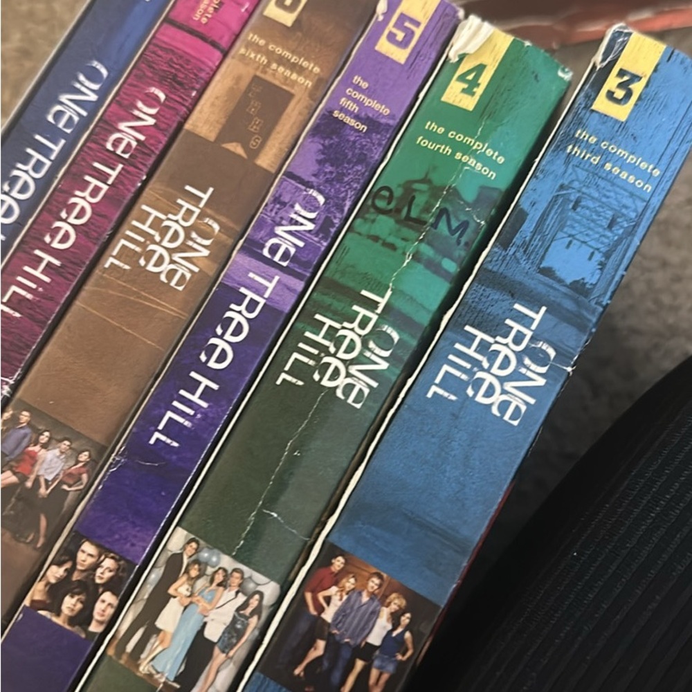 One Tree Hill DVD Box Set - Multicolor